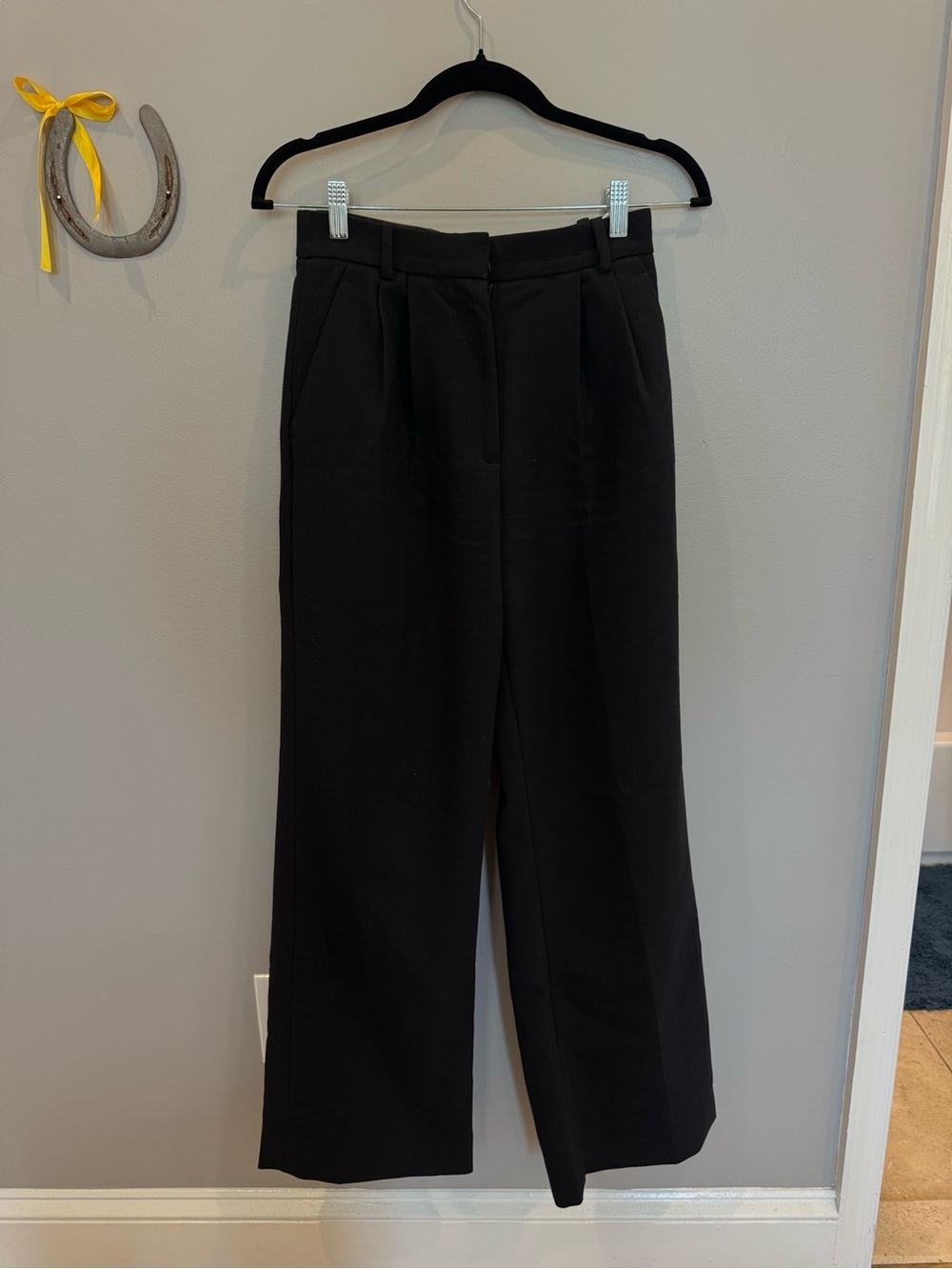 Classic High-Waist Wide-Leg Pants - Black